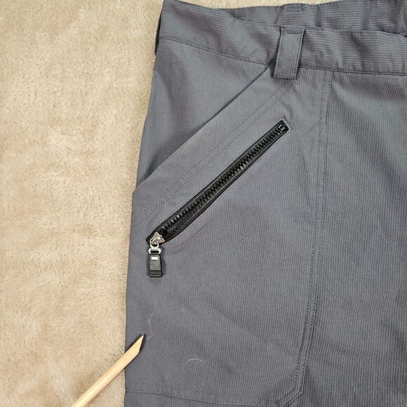 Made in Canada Tilley Pants Safari Cargo Men's Size 44 Zipped Pocket Workwear - Picture 3 of 16